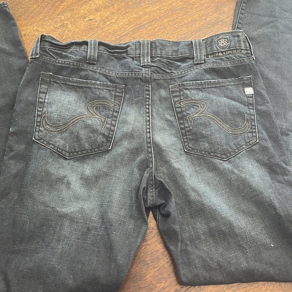 Men’s rock and republic jeans - Picture 2 of 3
